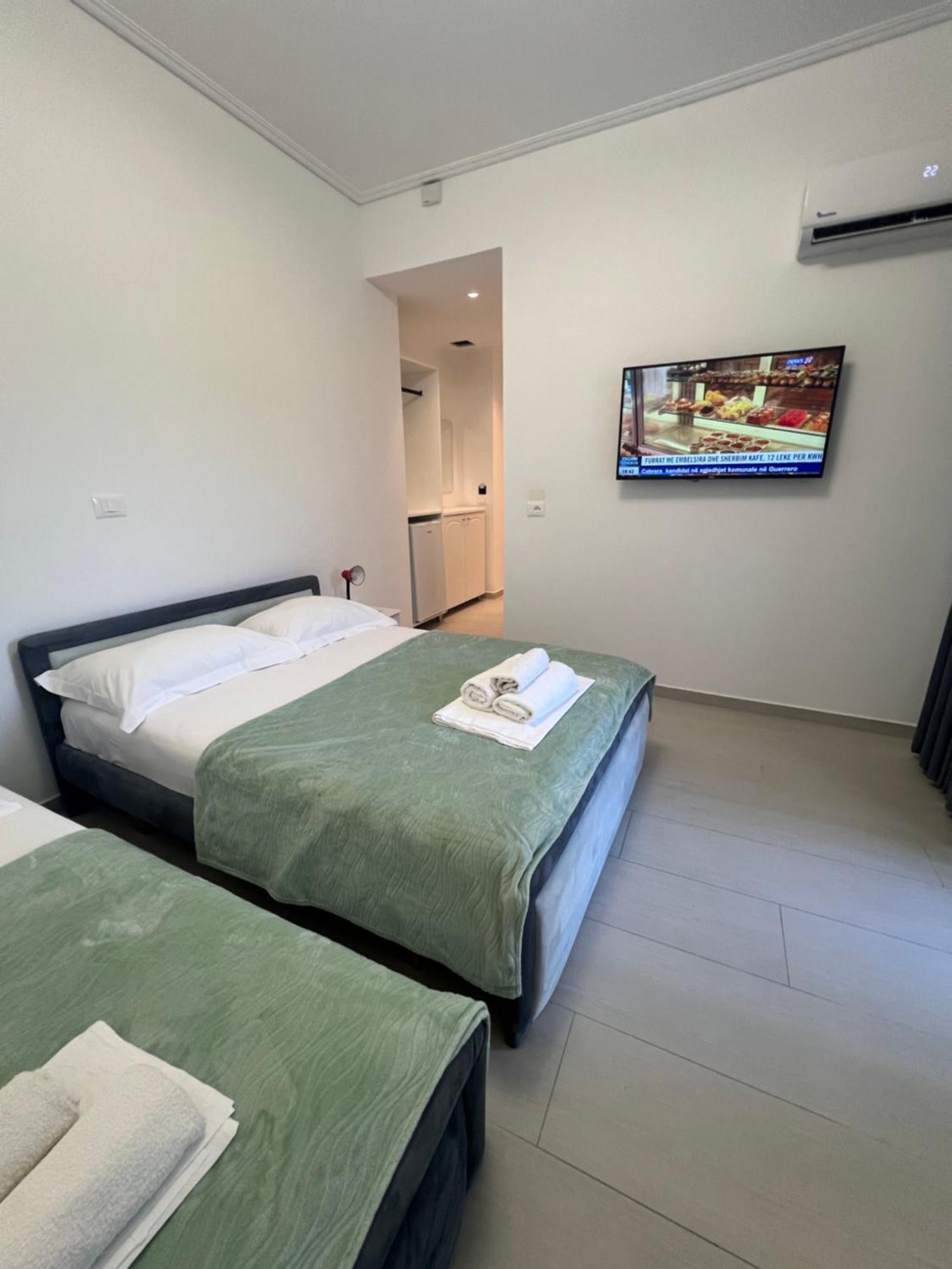 Hotel Vila Park Bujari Ksamil Exteriör bild