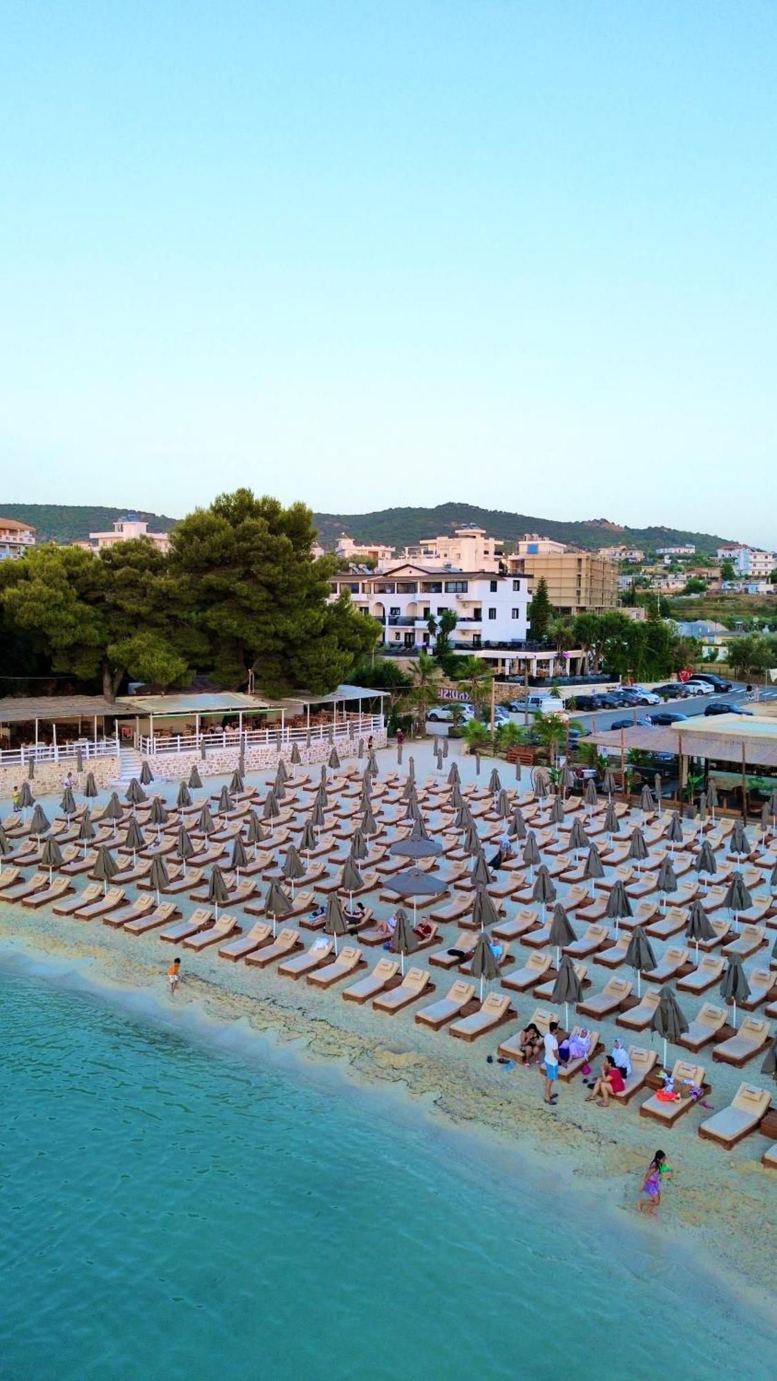 Hotel Vila Park Bujari Ksamil Exteriör bild