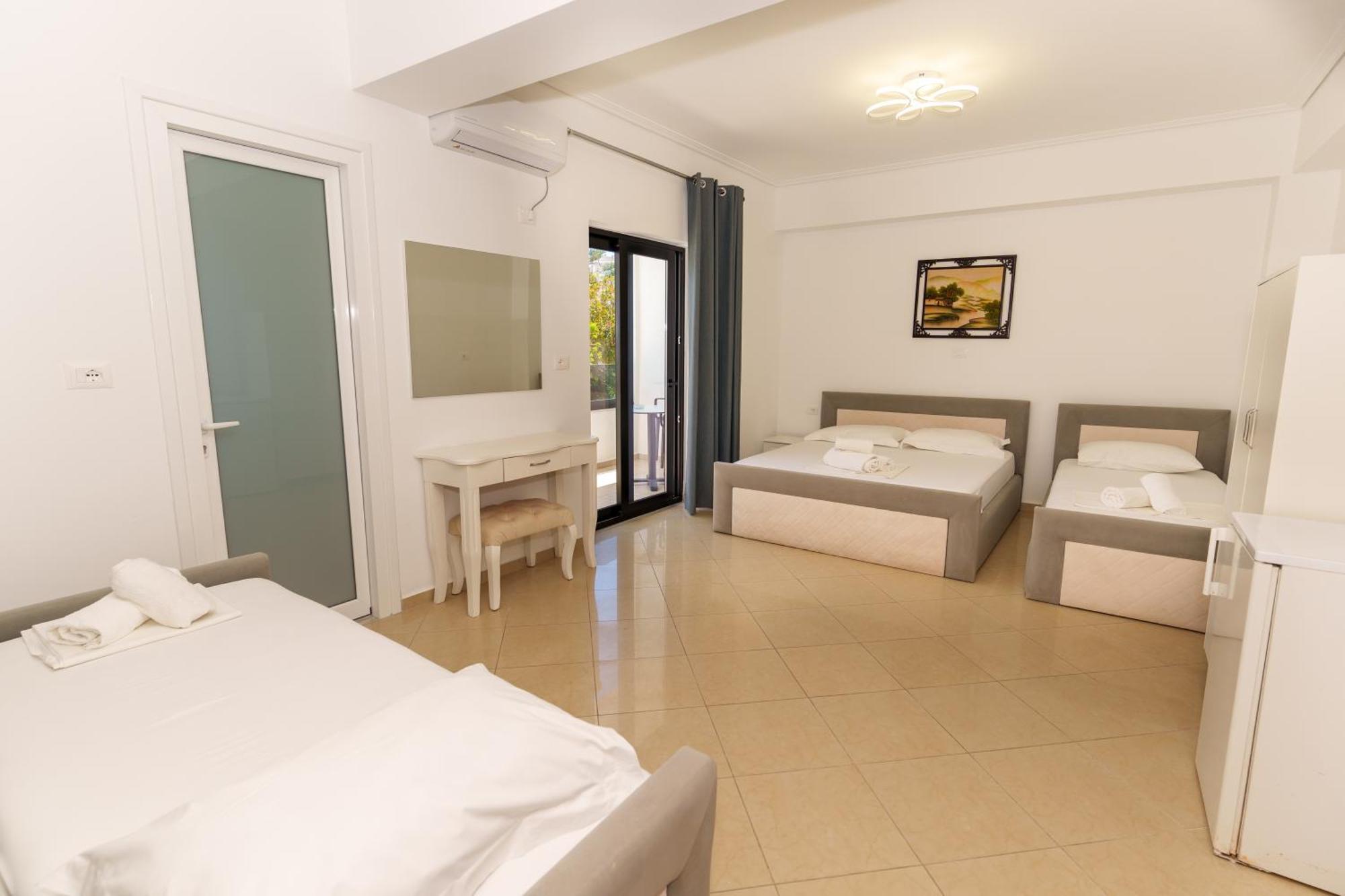 Hotel Vila Park Bujari Ksamil Exteriör bild